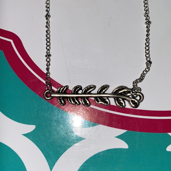 Vine silver necklace NWT - Picture 2 of 3